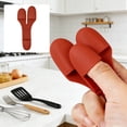 thumbnail image 4 of COM1950s Silicone Thumb Heat Clip, Heat Resistant Thumb Sleeve for Hot Bowls and Plates, Non-Slip Kitchen Silicone Finger Protector, Mini Microwave Oven Mitt for Safe Cooking and Gripping, 4 of 7