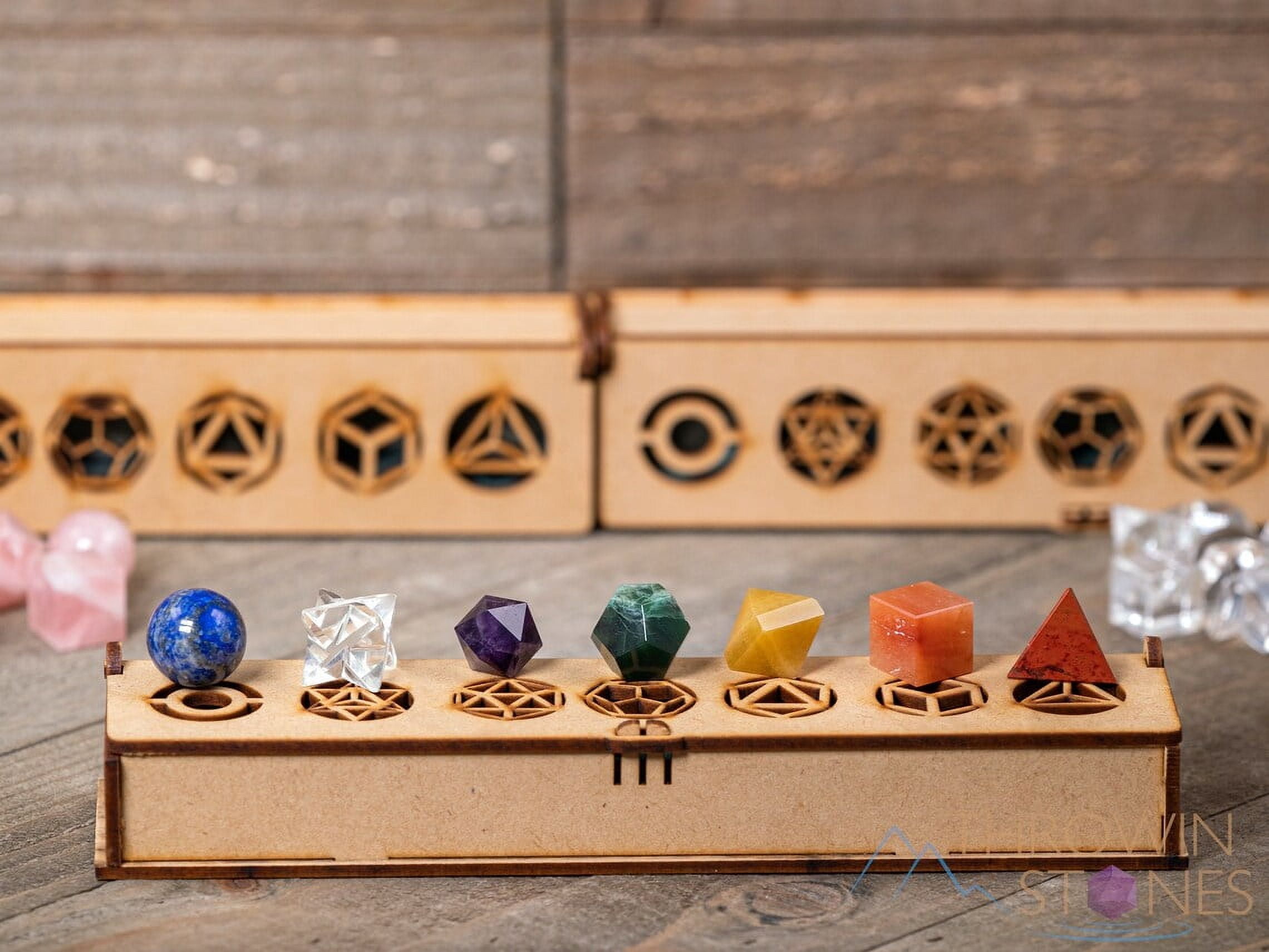 7 Chakra Sacred Geometry Set Platonic Solids Shungite Gemstone Crystal Geometry Set 7 Pcs Geometry Beautiful Gift with Wooden Box 15-20MM