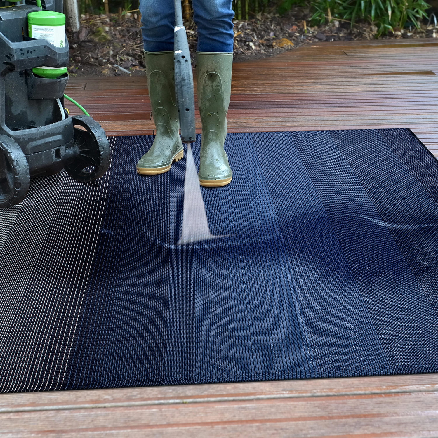 World Rug Gallery Contemporary Stripe Shade Reversible Recycled Plastic Outdoor Picnic Mat, Camping Rug, RV Rug - NAVY 3'3"x5'