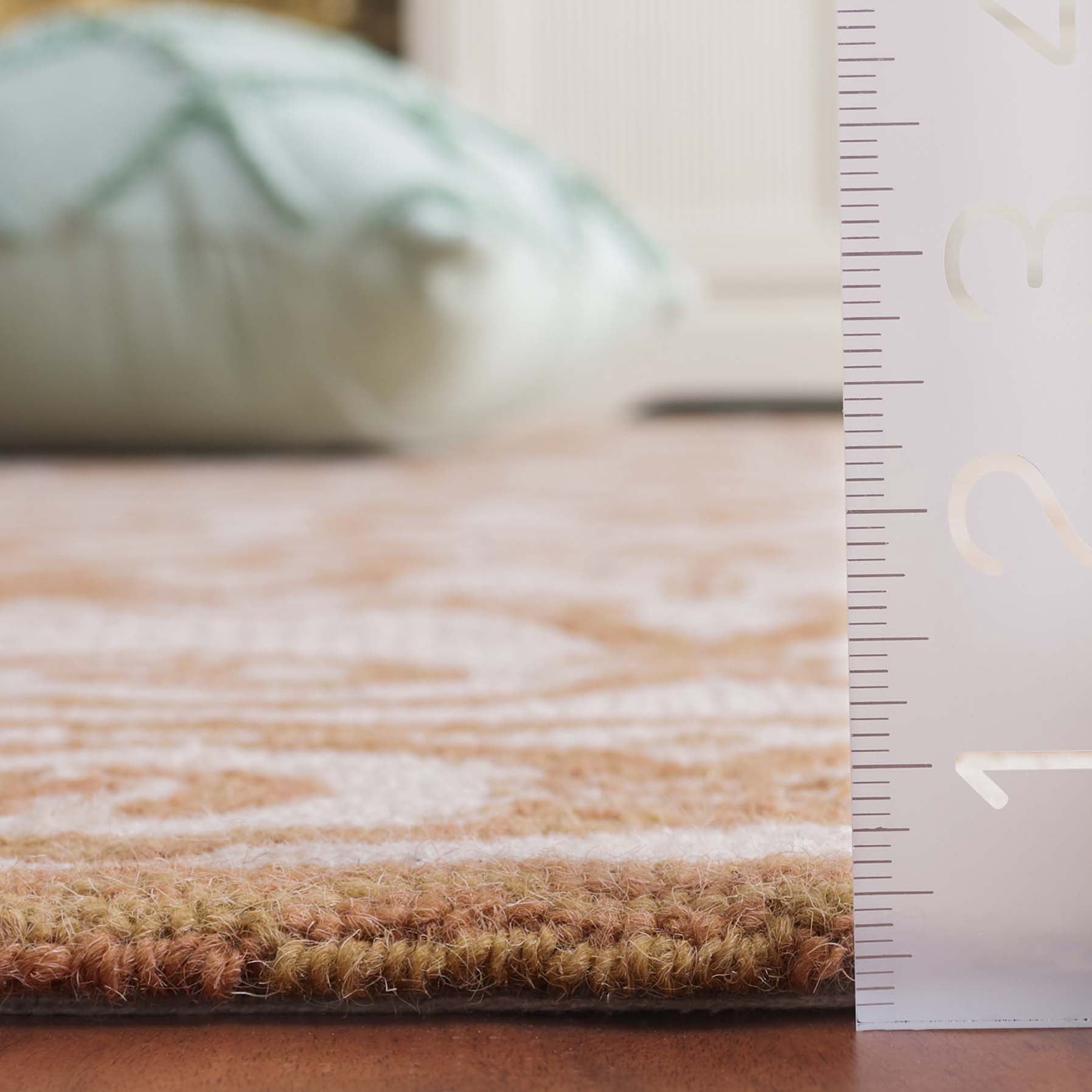 Safavieh Chelsea Aragon Oriental Wool Runner Rug, Ivory/Gold, 2'6" x 12'