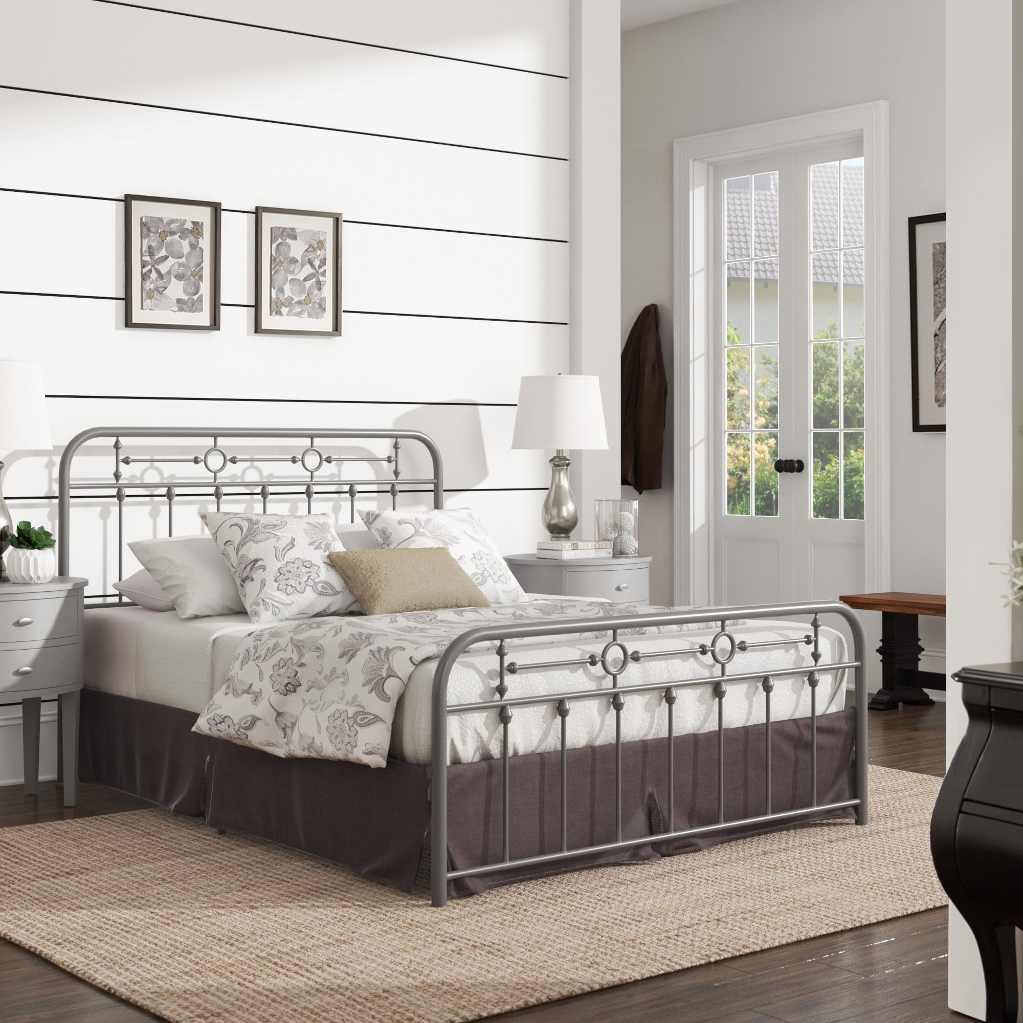 Weston Home Reeve Metal Spindle Platform Bed, Queen, Gray