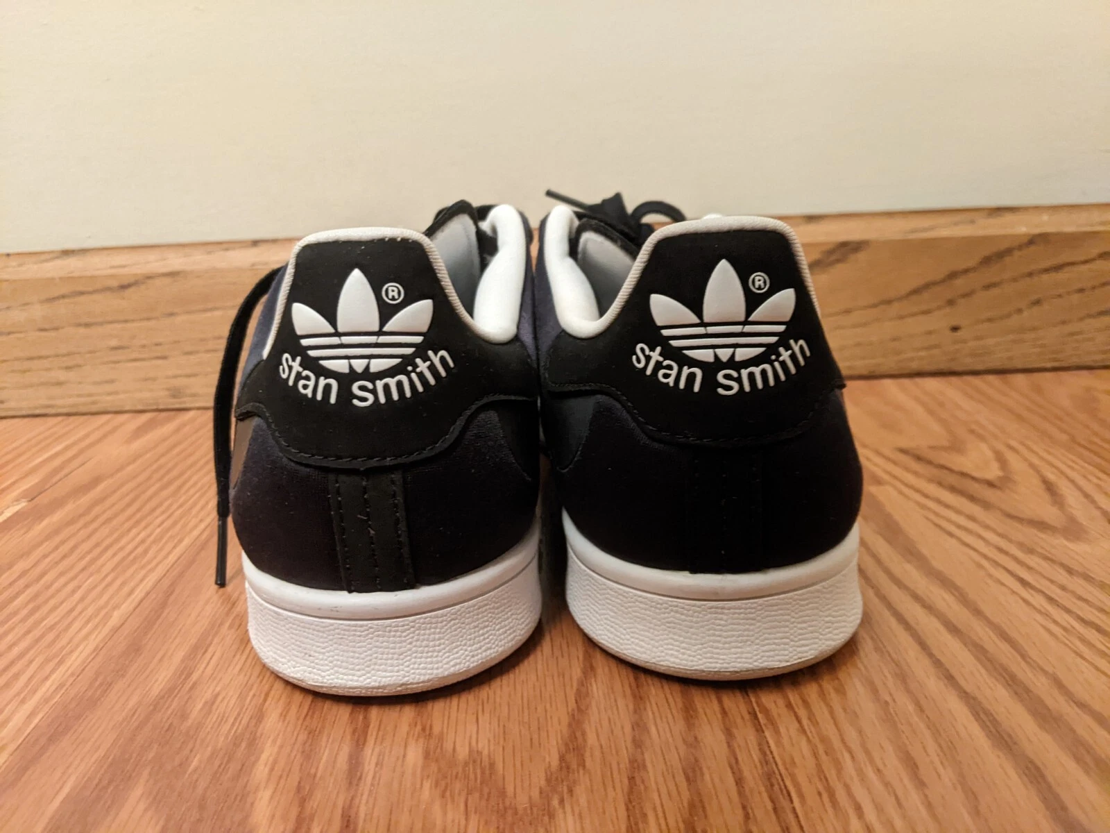 EUC Stan Smith Adidas Black Polka Dot Sneakers Tennis Shoes Mens Size 7 -  Walmart.ca