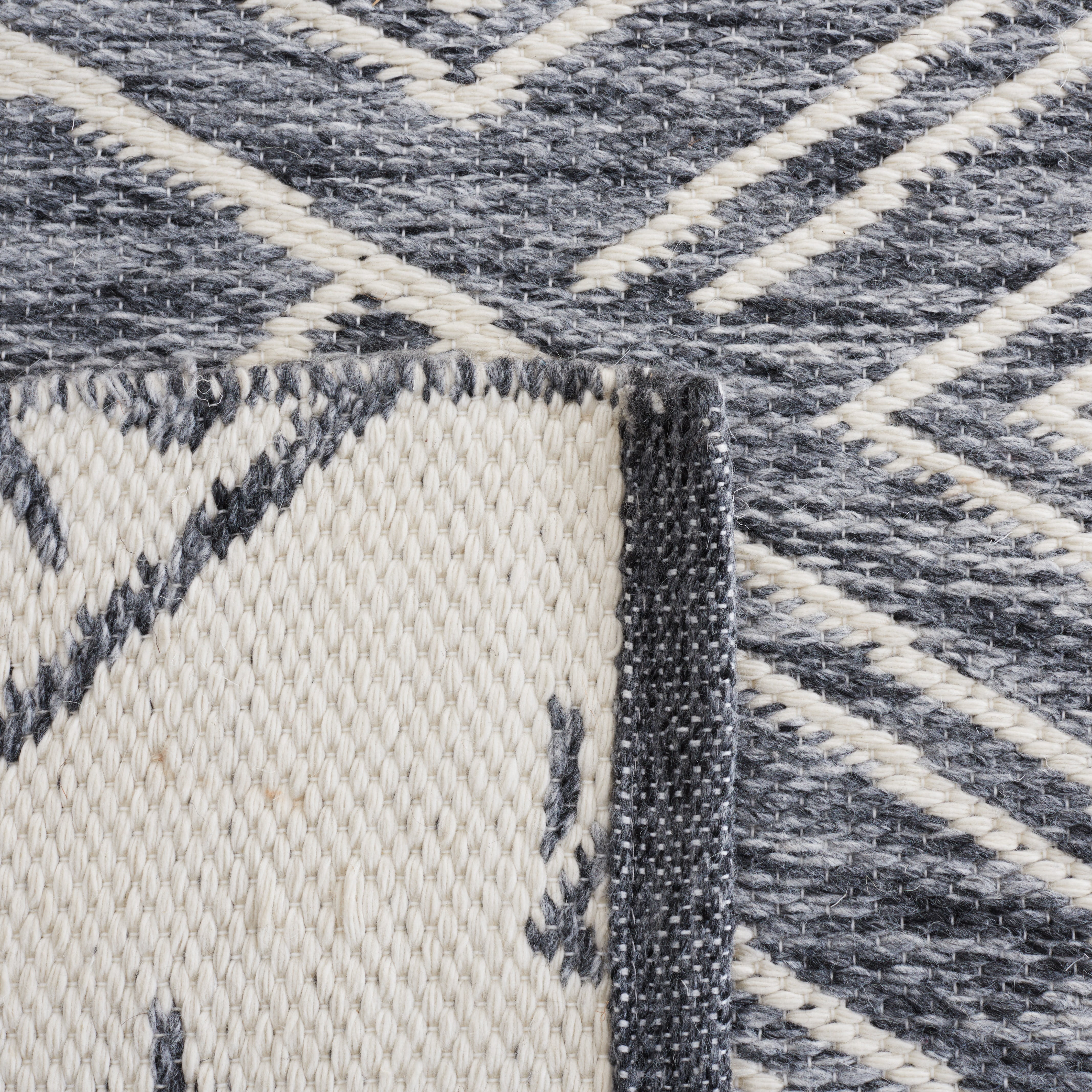 Safavieh Kilim Asa Geometric Polyester Area Rug, Gray/Ivory, 3' x 5'