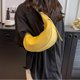 thumbnail image 4 of Bolso bandolera de un solo hombro Bolso Joker jiaozi El bolso de hombro de gran capacidad es adecuado para viajes diarios amarillo, 4 of 5