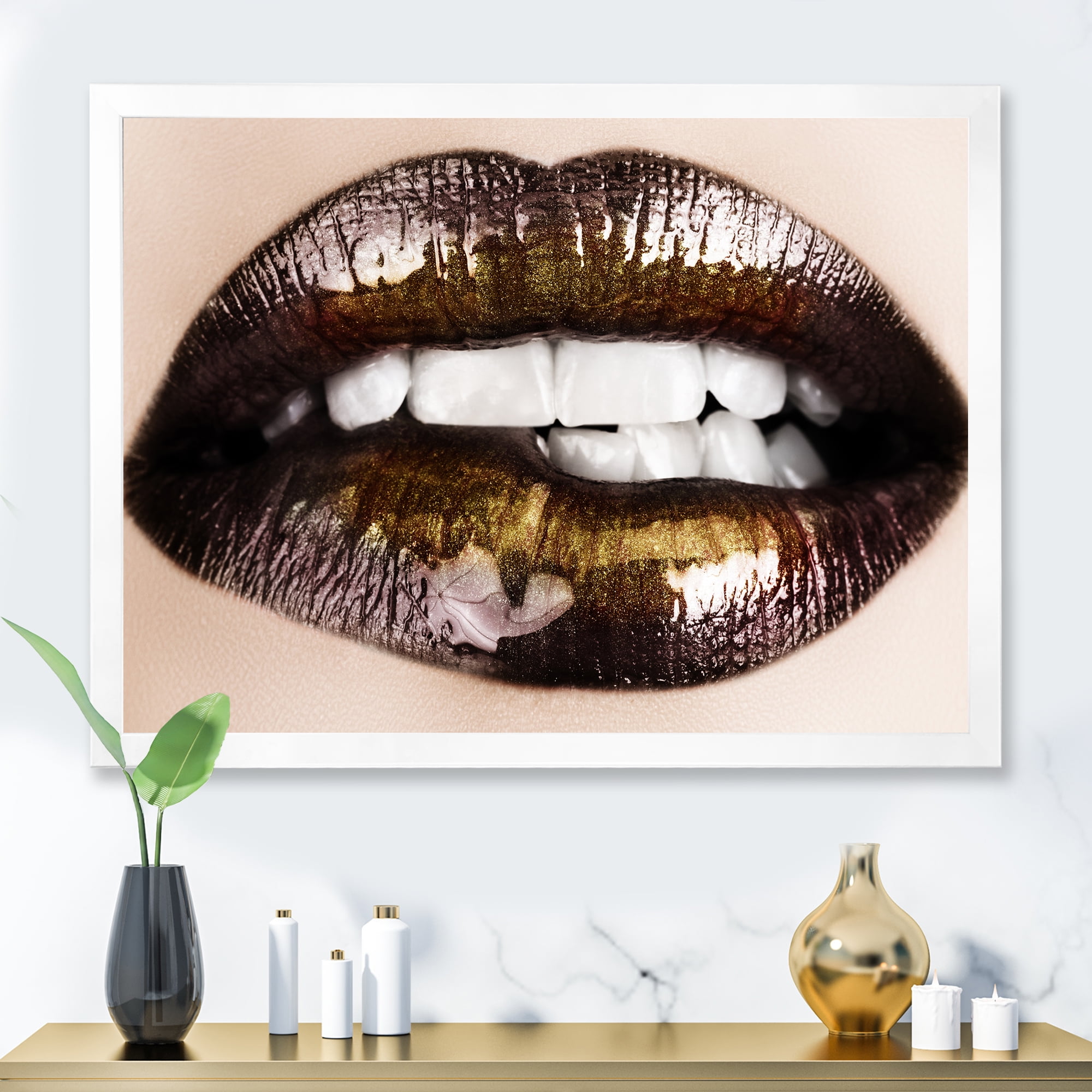 Designart 'Gold Black Lips Biting' Modern Framed Art Print