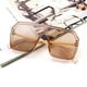 thumbnail image 4 of FEISEDY, gafas de sol clásicas siamesas de una pieza, bonito diseño Retro elegante sin montura para mujeres y hombres B2574 Xemadio HMJM367-4, 4 of 5