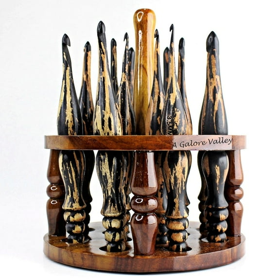 Ergonomic Wooden Crochet Hooks 3.5 MM to 12 MM, Wooden Set of 13 Yarn Crochet Hook Lightweight Crochet Hooks with Crochet Stand