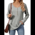 thumbnail image 1 of Camisetas de Rayas de Larga para Mujer, Camisetas Informales con Cuello en V y Botones para Otoño, Blusas Modernas. Gris y XXL, 1 of 9