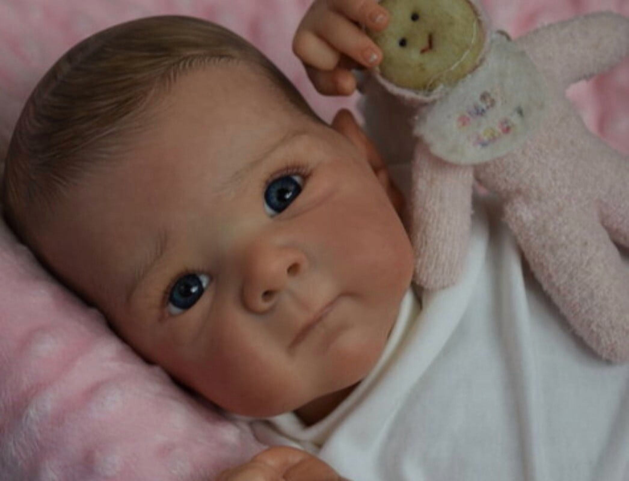 Adorable 18" Reborn Baby Dolls Girl, Realistic Newborn Lovely Toddler with Vinyl Body, Lifelike Real Life Baby Doll for Kids Ages 3+