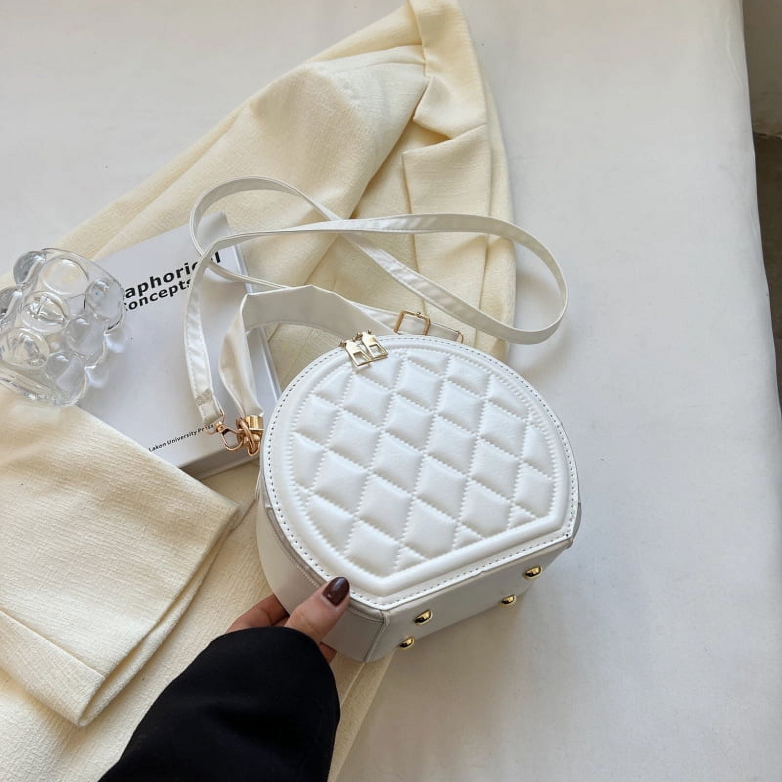 QWZNDZGR Leisure Rhombus Shoulder Bag For Women's 2022 Winter New Fashion  Simple Small Design Cylinder Bag Simple Messenger Bag