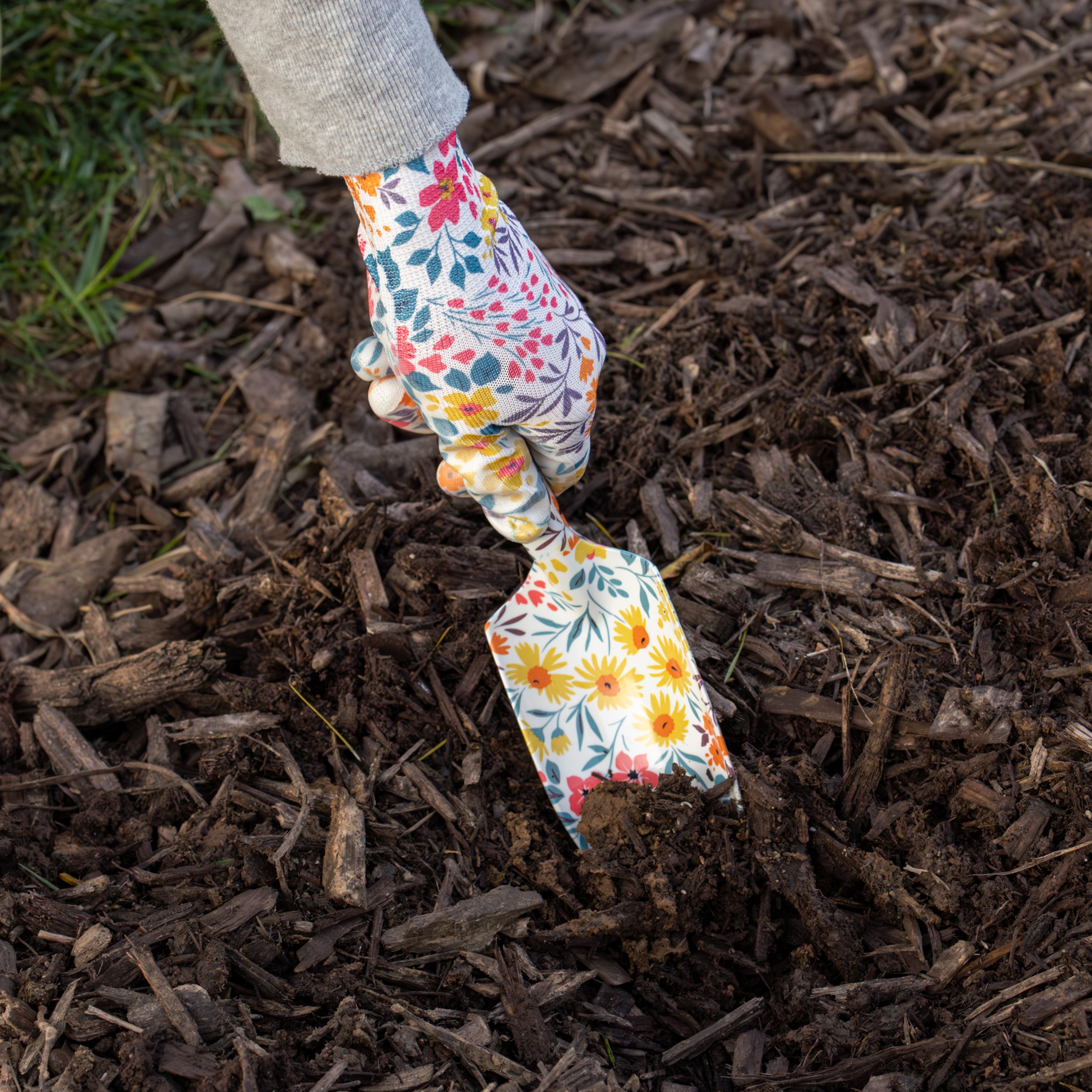 Expert Gardener Floral Pattern Nitrile Gardener Gloves