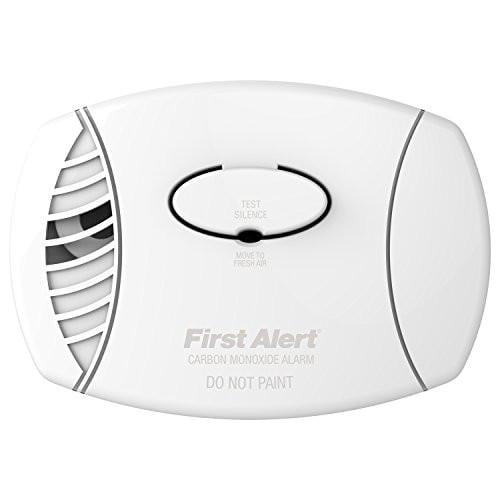 First Alert CO605A Carbon Monoxide Plug-In Alarm with Battery Backup New 
