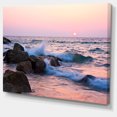 thumbnail image 2 of Rocky Coast avec Vagues en Mousse, 2 of 3