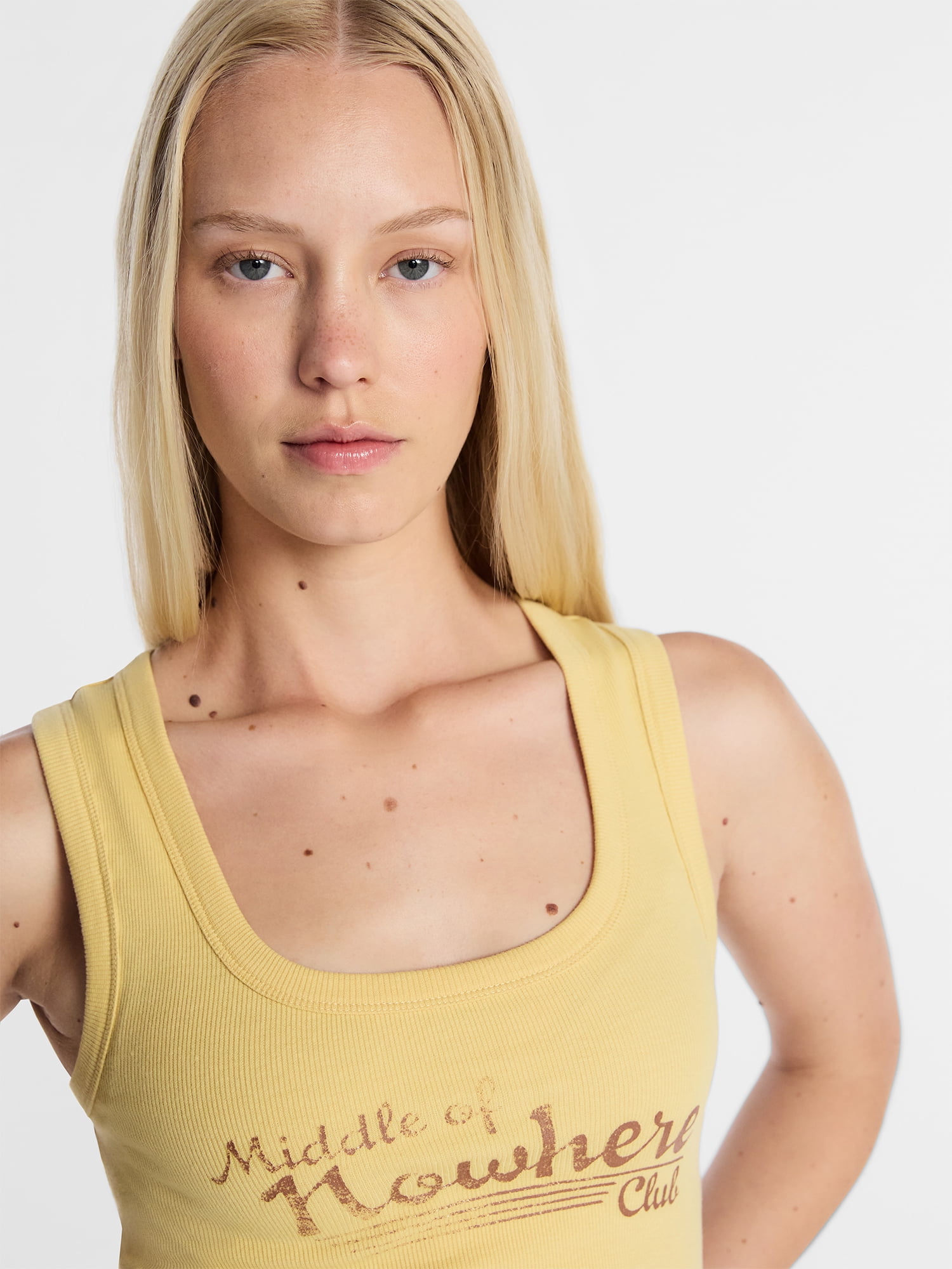 Kacey Lee Women's Middle of Nowhere Club Graphic Cutaway Tank Top