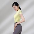 thumbnail image 1 of Camiseta Deportiva Pomoko de Manga Corta Transpirable y de Secado Rápido para Mujer, 1 of 4