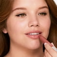 thumbnail image 2 of Bálsamo labial Clinique Chubby Stick tintado Chunky Cherry, 2 of 6