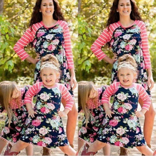 mom and girl matching outfits