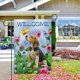 thumbnail image 5 of Bandera de jardín "Bienvenido Perro", vertical, doble cara, de arpillera, con flores, para verano, para jardín, decoración de exteriores, decoración del hogar (32 x 45 cm, "Bienvenido Perro"), 5 of 5