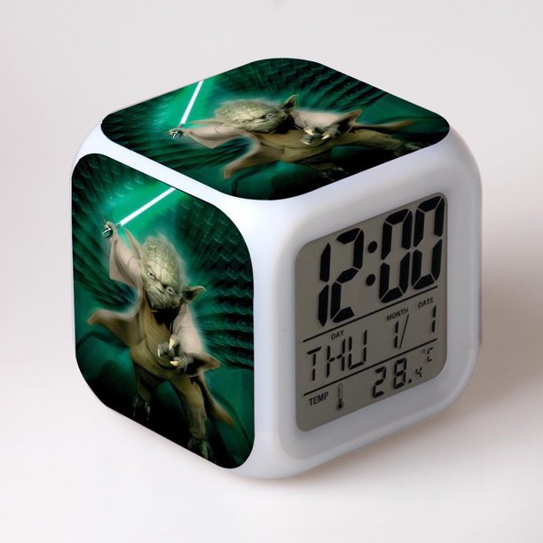 HANNTAOO Reloj despertador LED con diseño de Star Wars, reloj de mesa creativo, reloj digital electrónico brillante y colorido para adultos, niñas, niños y niños, juguete para regalo de cumpleaños