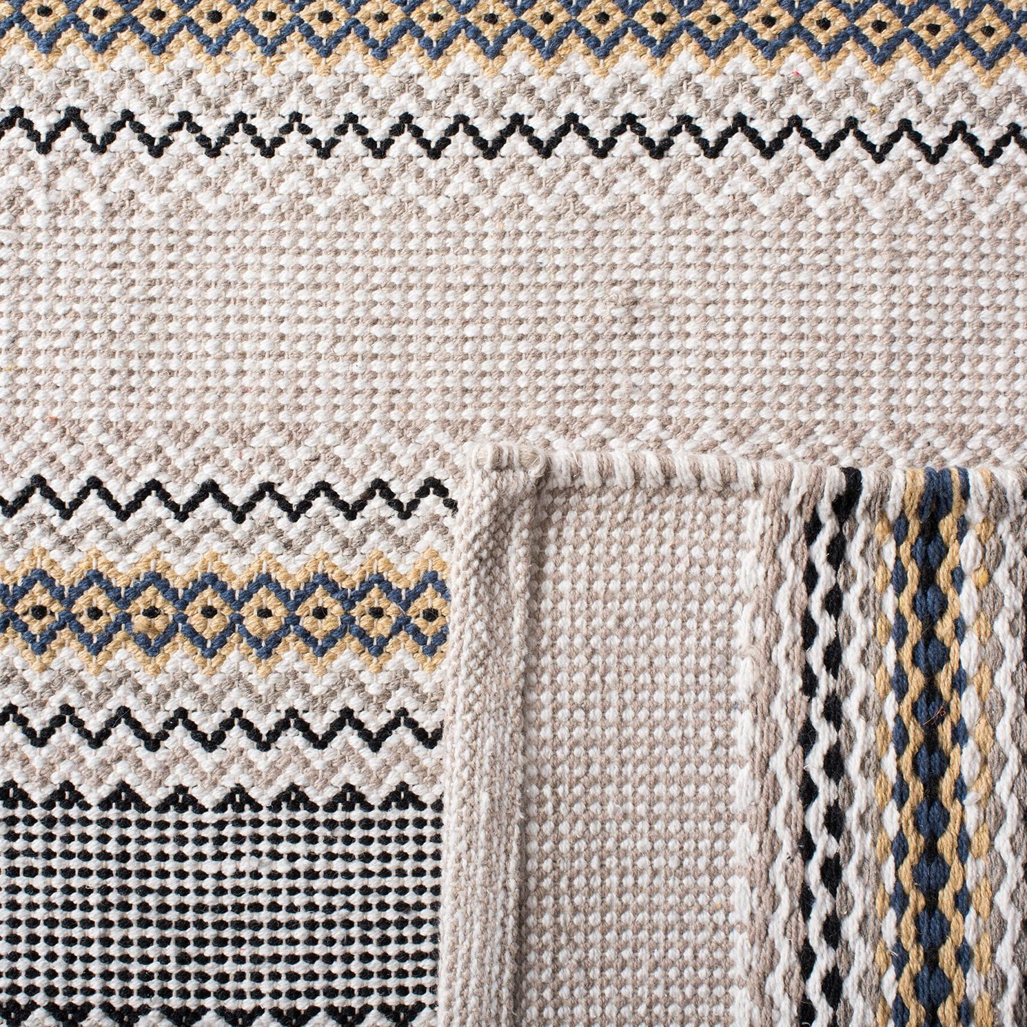 SAFAVIEH Montauk Spots Geometric Striped Cotton Area Rug, Blue/Beige, 4' x 6'