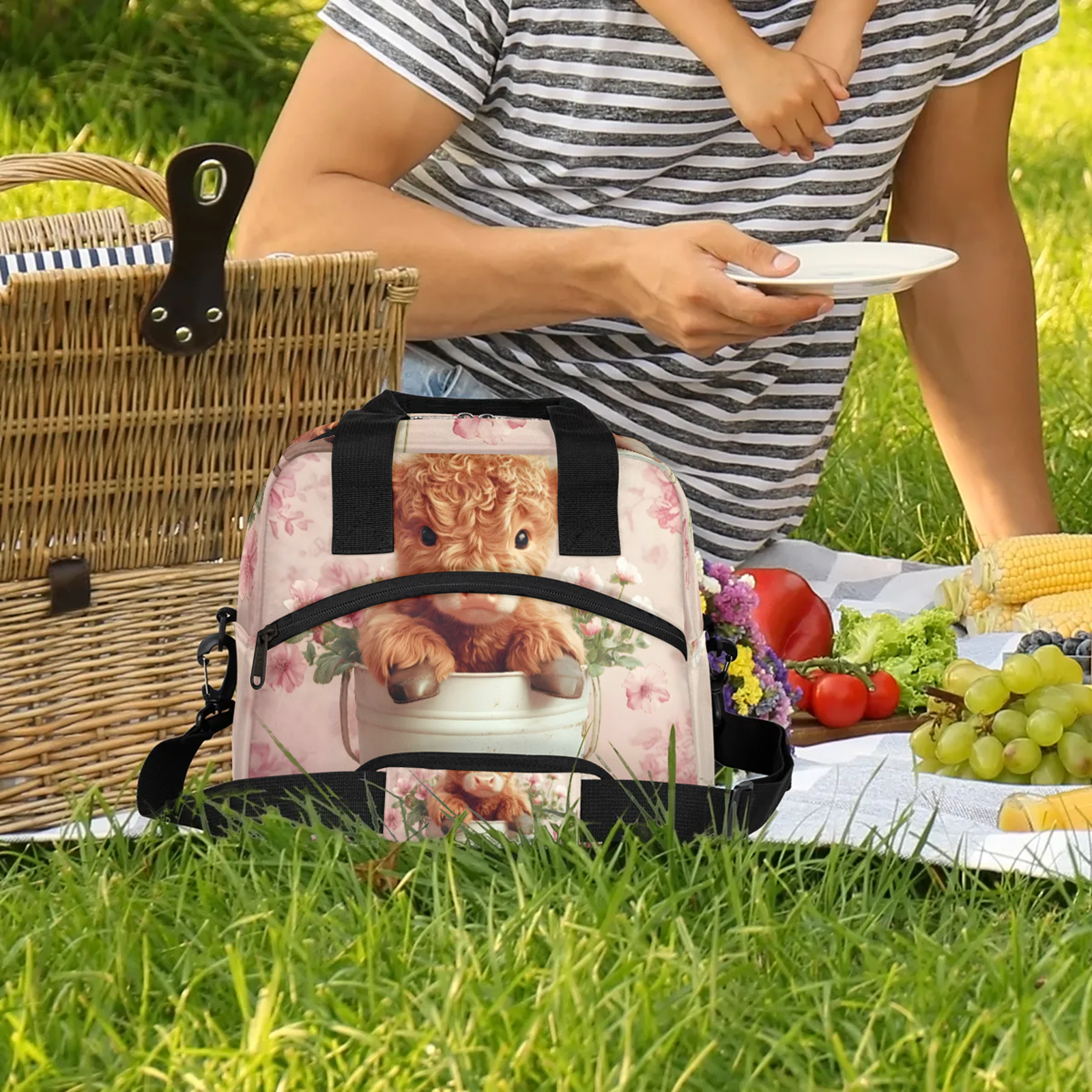 Herdesigns Pink Lunch Bag for Men Women Adults Highland Cow Insulated Lunch Box Leakproof Cooler Tote Bag Organizer with Adjustable Shoulder Strap