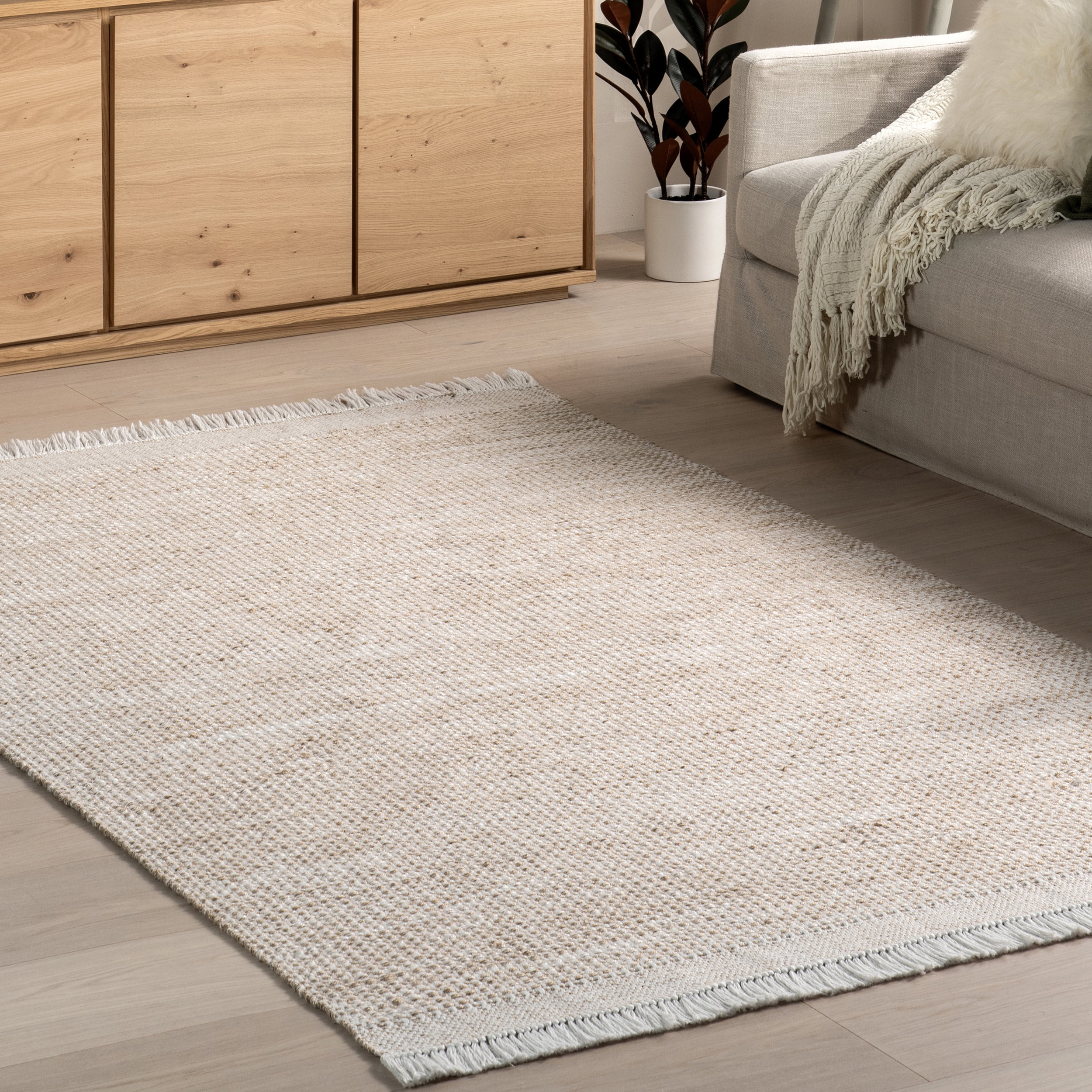 nuLOOM Catherine Solid Farmhouse Fringe Area Rug, 7' 6" x 9' 6", Beige