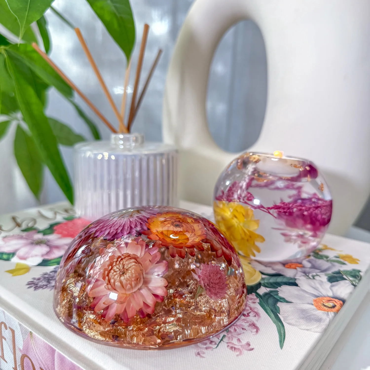 Alumilite Amazing Floral Preservation Resin 32 oz, 1:1 Polyaspartic Casting Resin for Dried Flowers, Wedding Bouquet & Memorial Keepsakes, UV Resistant, No Heat Required, Crystal Clear Finish