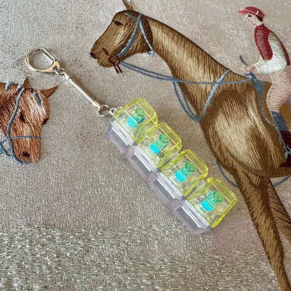 Keyboard Fidget Toy With LED Lights 4 In 1 Loud Stress For Adults Clicker Decompression Keychain to Relief Stress(Yellow)