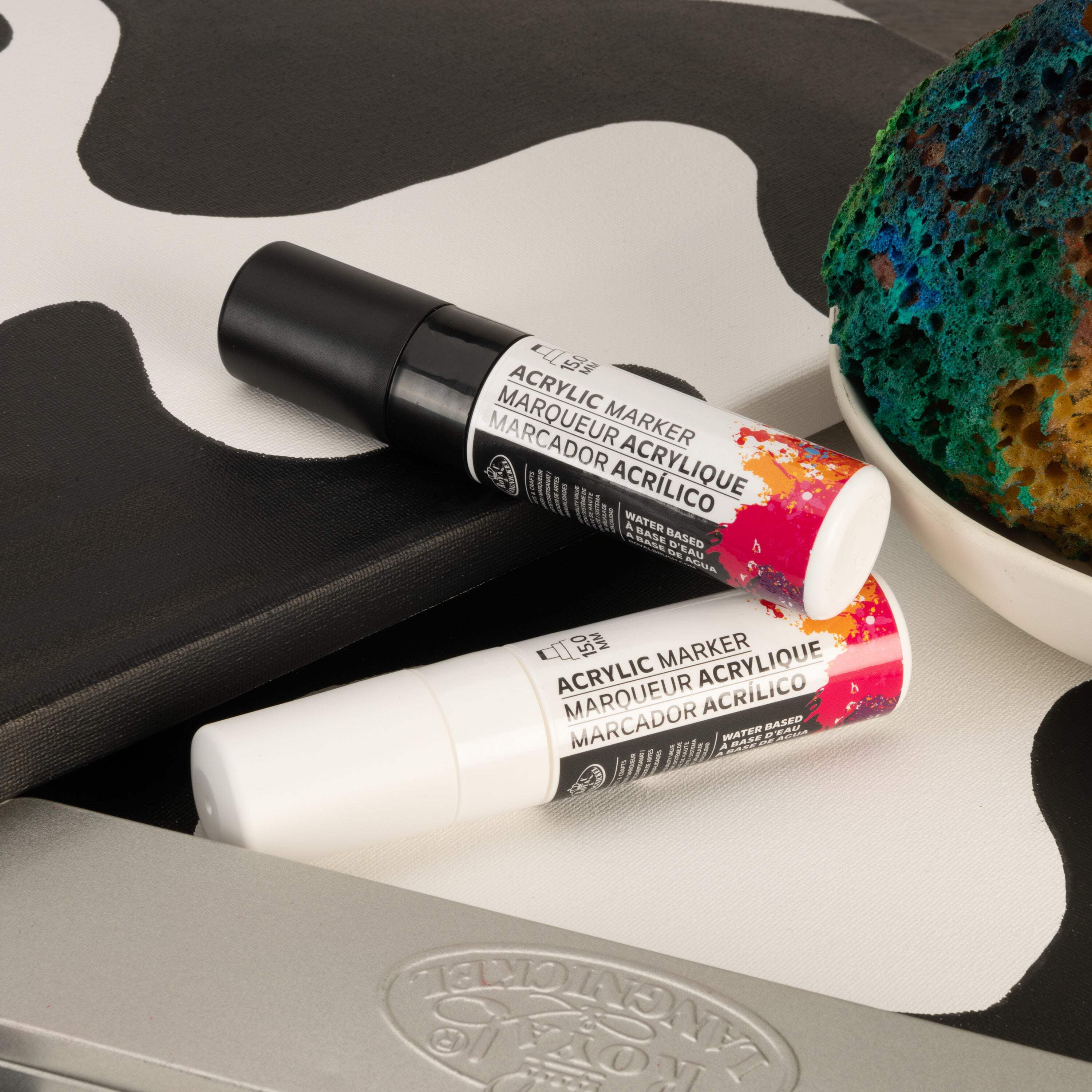 Royal & Langnickel 2 Piece Acrylic 15mm Black/White Markers