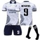 thumbnail image 1 of Temporada 22-23 Camiseta de Fútbol Real Madrid Dragón Patrón BENZEMA 9 L oso de fresa Electrónica, 1 of 1