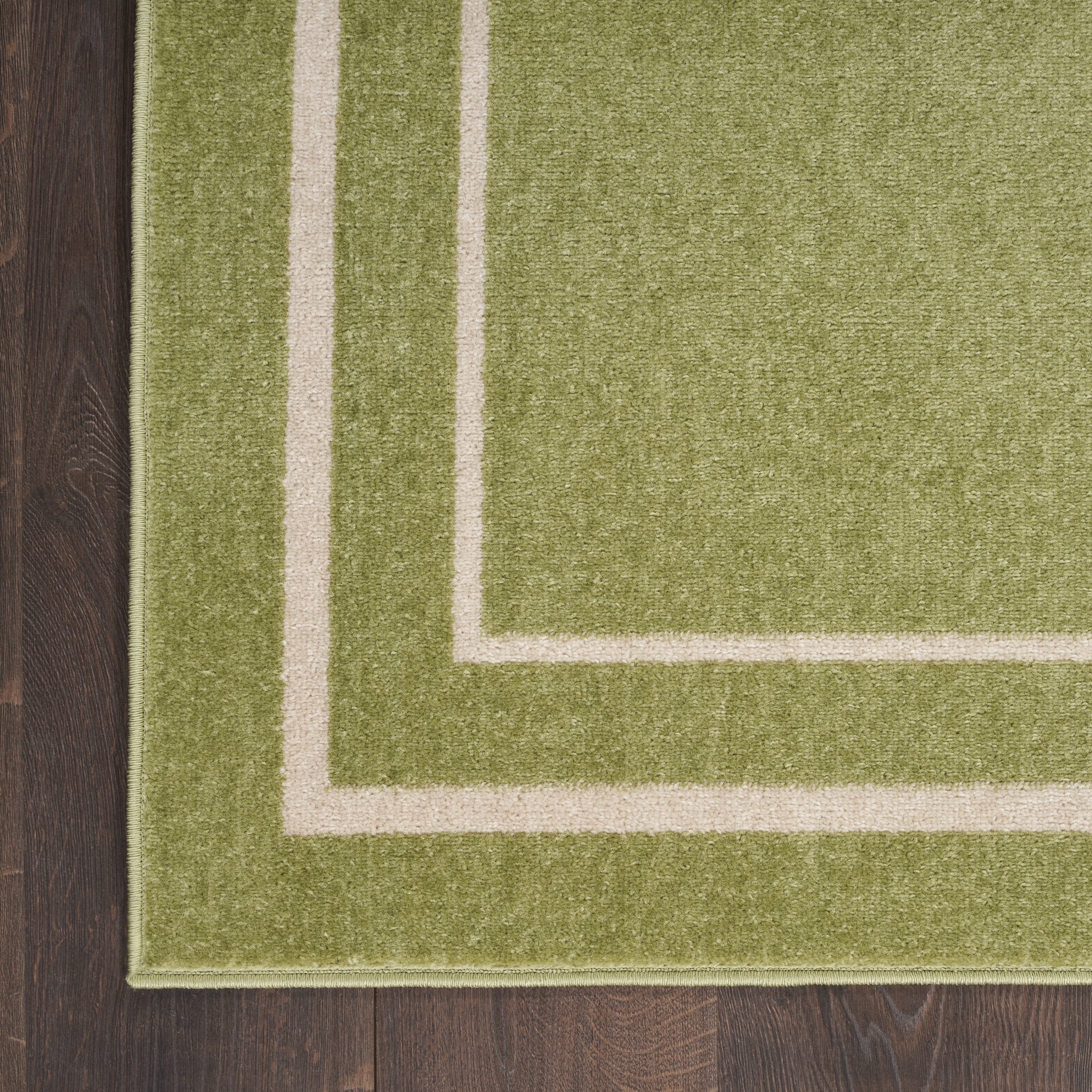 Nourison Essentials Indoor/Outdoor Green Ivory 5' x 7' Area Rug, (5x7)