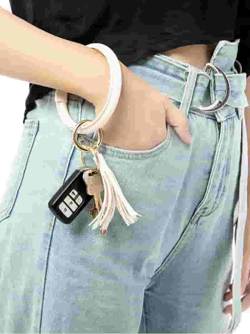 キーホルダー・キーリング COCCINELLE Woman Key chain Green E2MW5193001 G28 キーホルダー・キーリング COCCINELLE Woman Key chain Green