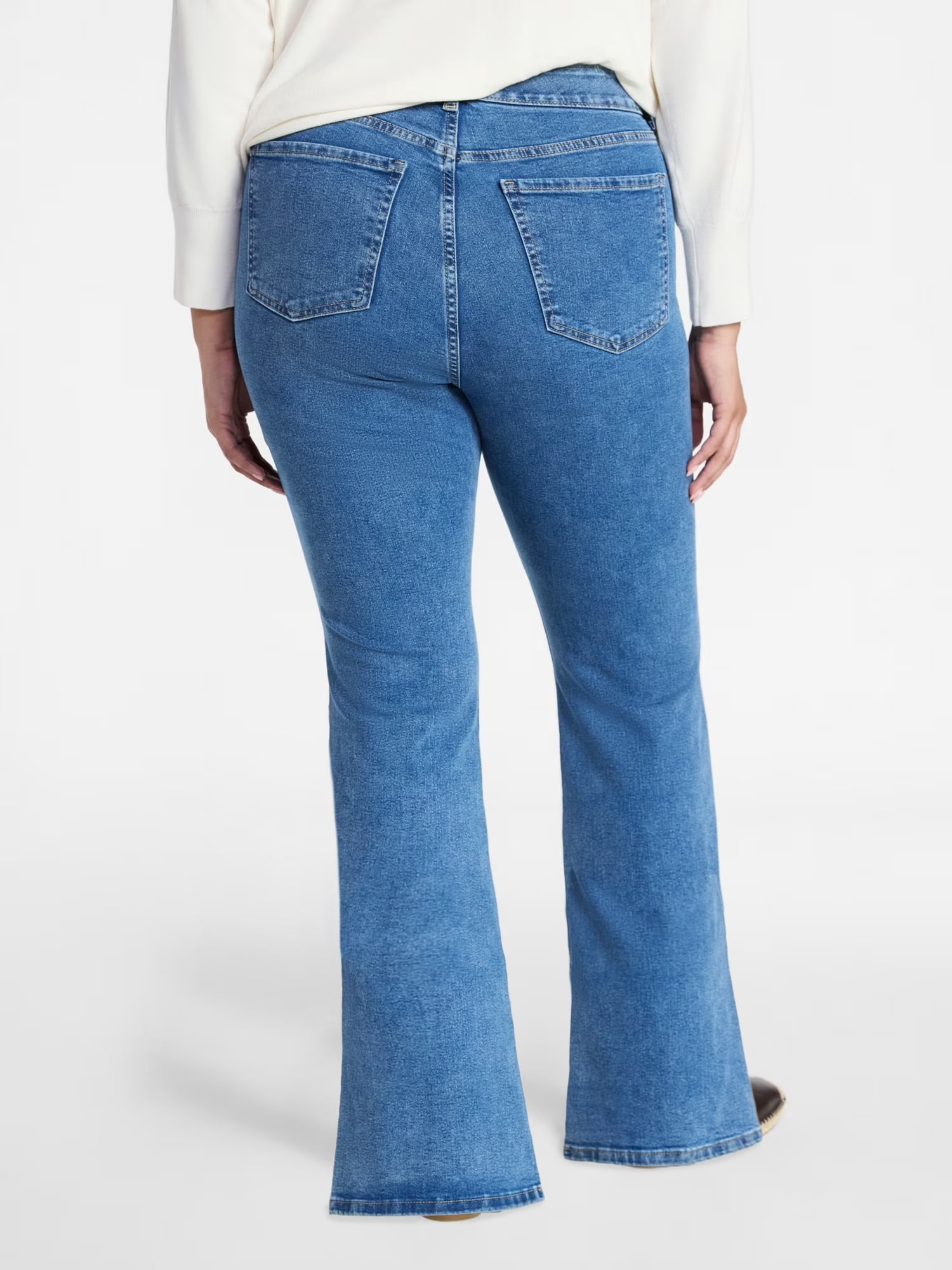 Terra & Sky Women's Plus Size Core Mid Rise Bootcut Jeans, Short and Regular Inseams, Sizes 16W-26W