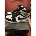 thumbnail image 2 of Ni-k-e Air Jordan 1 Mid SE AJ1 Black White Diamond Shorts DH6933-100 Size 13M/14.5, 2 of 4