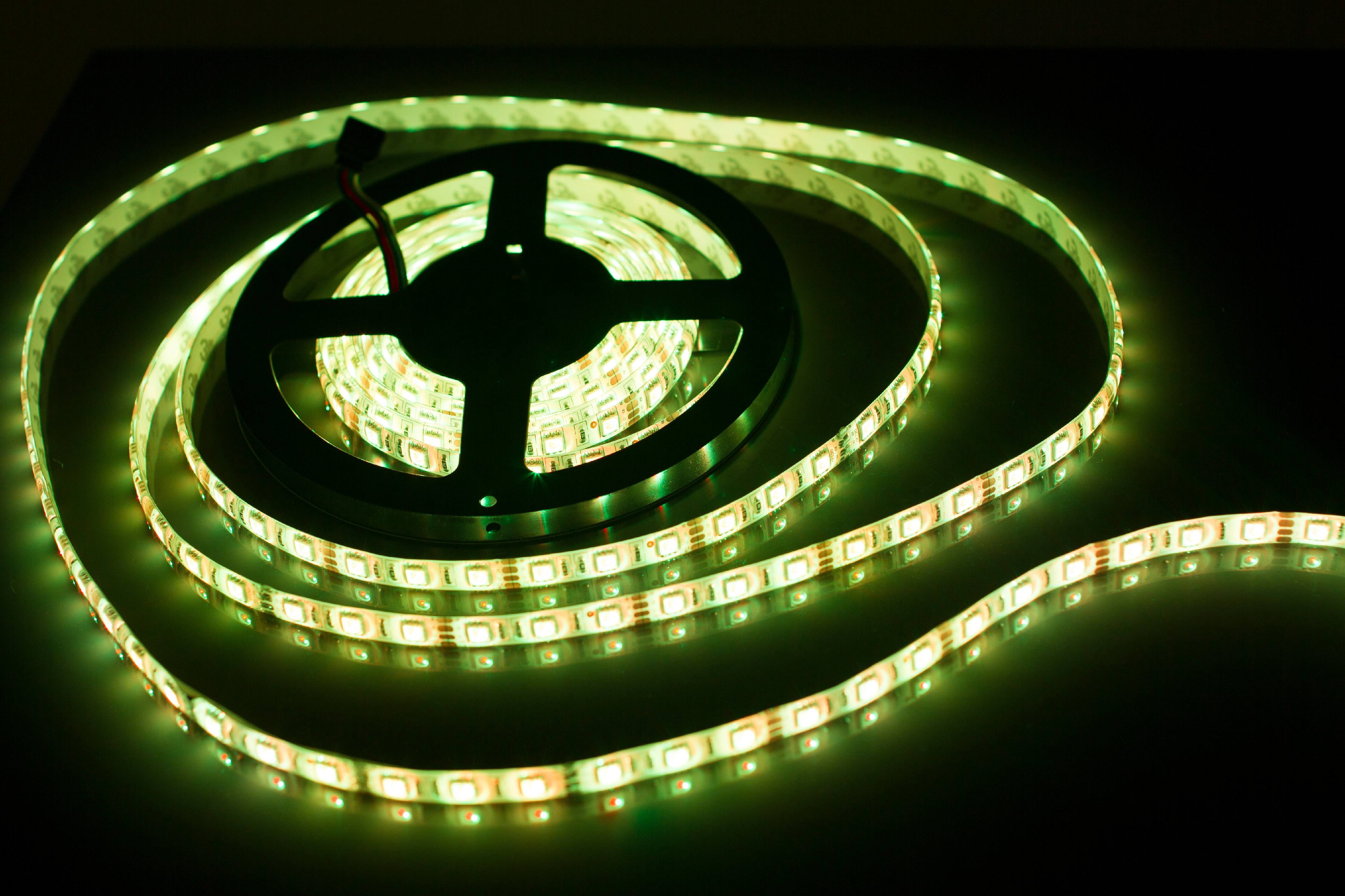 LEDupdates 32ft RGB LED strip tape light Color change with Wireless remote and UL power