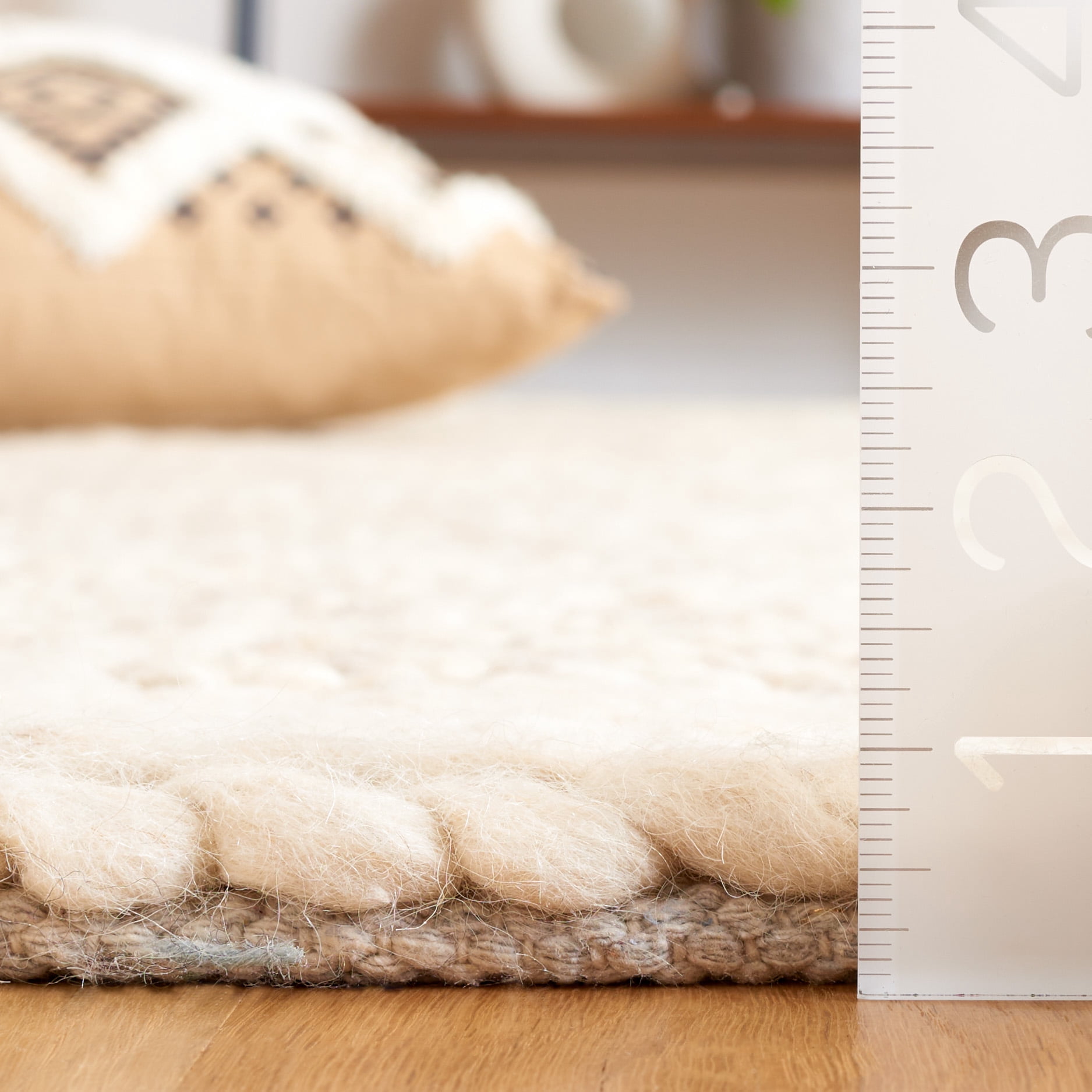 SAFAVIEH Natura Montana Diamond Area Rug, Brown/Ivory, 6' x 6' Square
