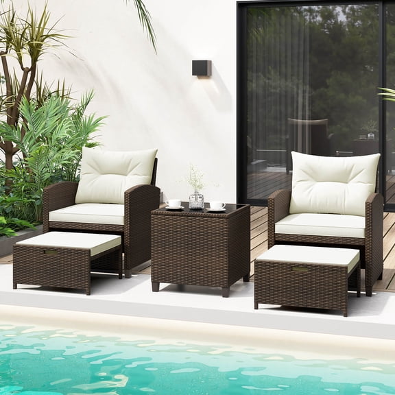 Costway Ensemble de 5 Pcs en Rotin pour Patio avec 2 Ottomans et Table Basse en Verre Trempé Blanc Cassé