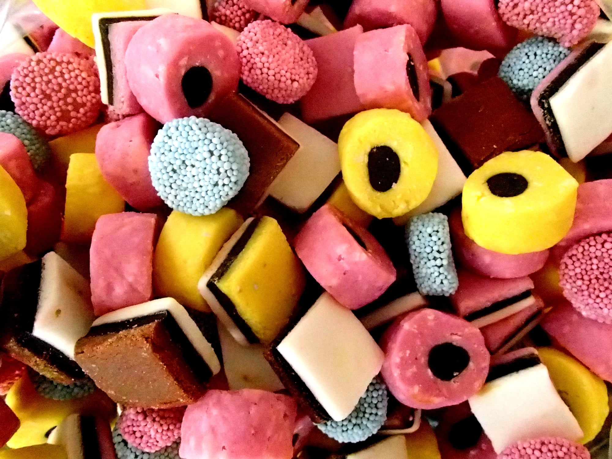 Gustaf's Premium Licorice Allsorts 5 Pound ( 80 OZ ) by Gustaf's