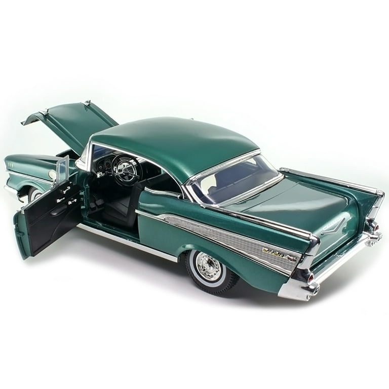 Motormax Classic American 1957 Chevrolet Bel Air Hard Top Green 1