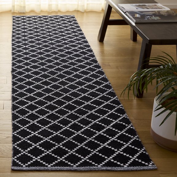 Safavieh Montauk Jolyon Diamond Cotton Runner Rug, Black/Ivory, 2'3" x 9'