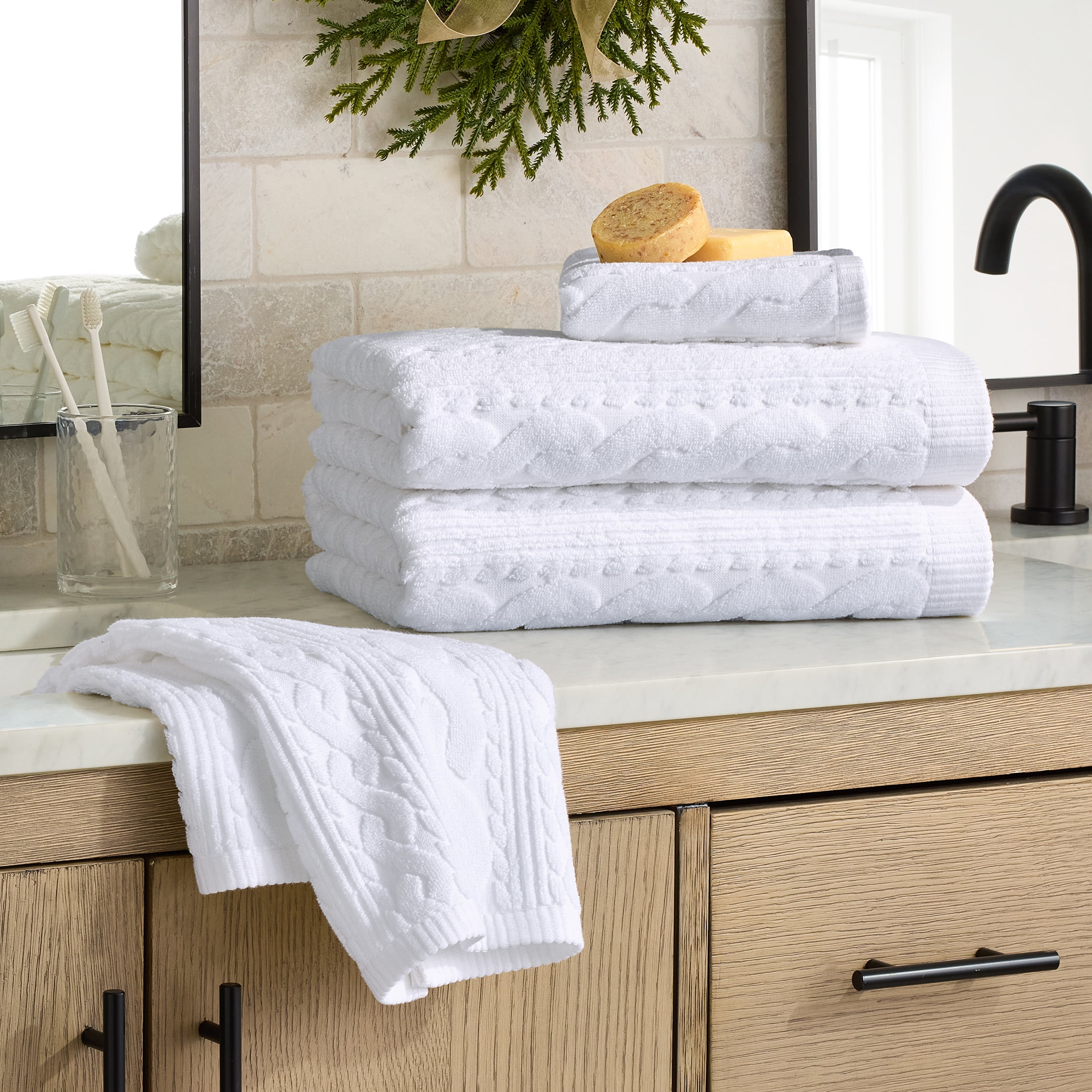 Better Homes & Gardens Signature Soft Holiday Decor 2PK Bath Towel, Cable Knit