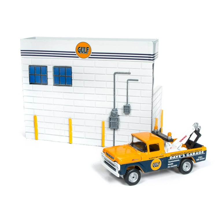 1959 Ford F-250 Tow Truck and \Gulf\ Service Station Diorama