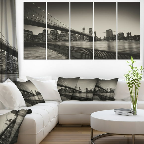 Famous Landmark of Brooklyn Bridge