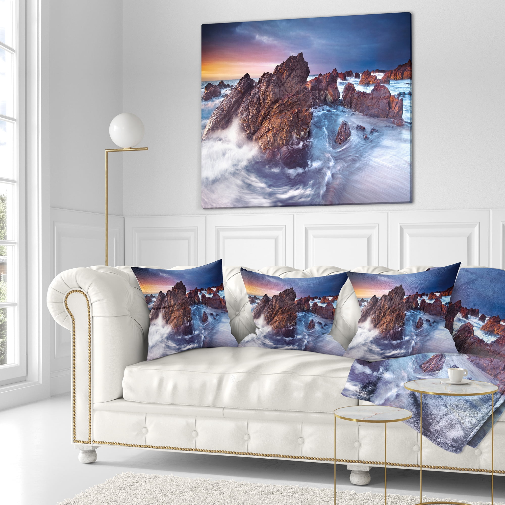 Designart Rugged Beauty Landscape - Photography Throw Pillow - 16x16