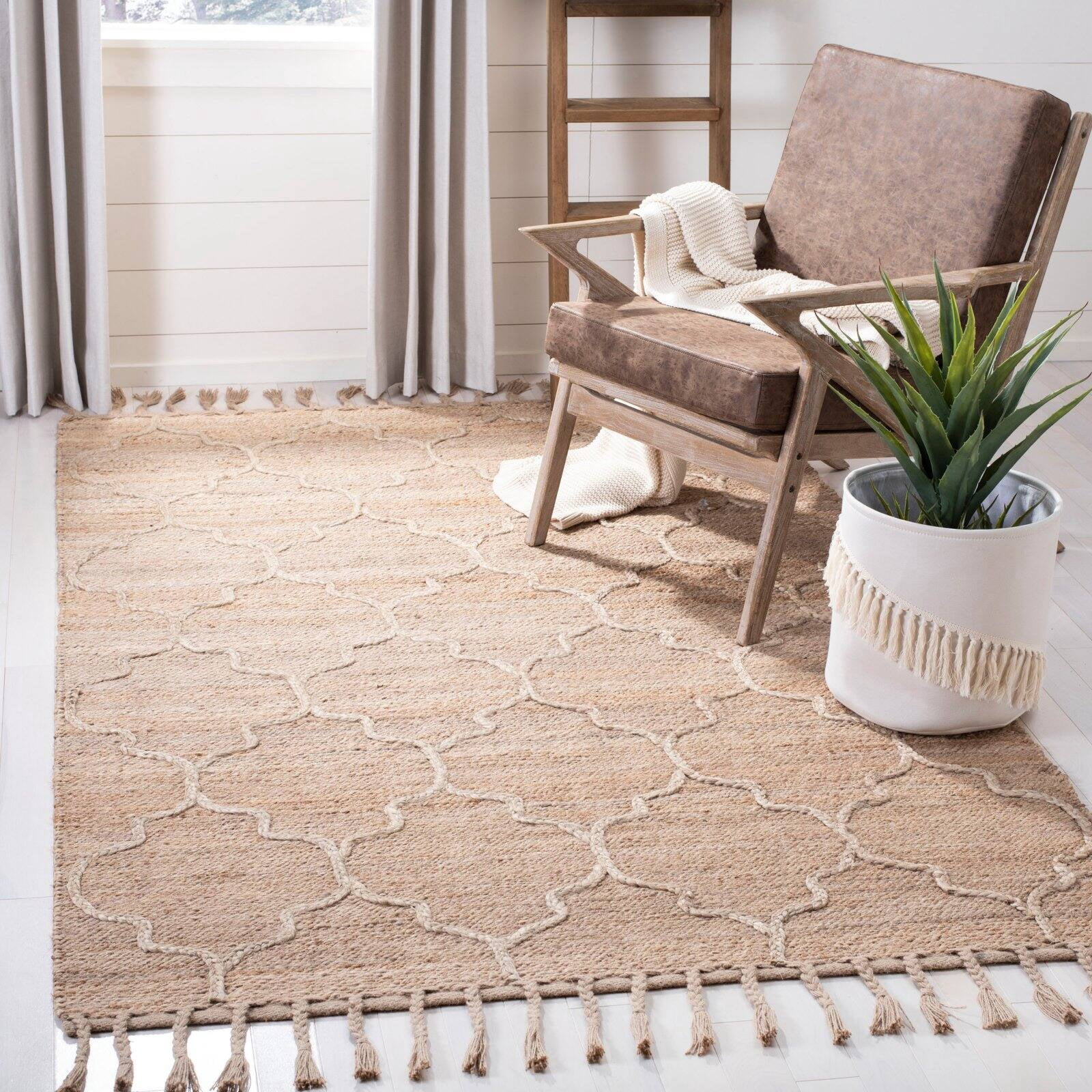SAFAVIEH Natural Fiber Cohen Geometric Jute Area Rug, Natural, 6' x 6' Square