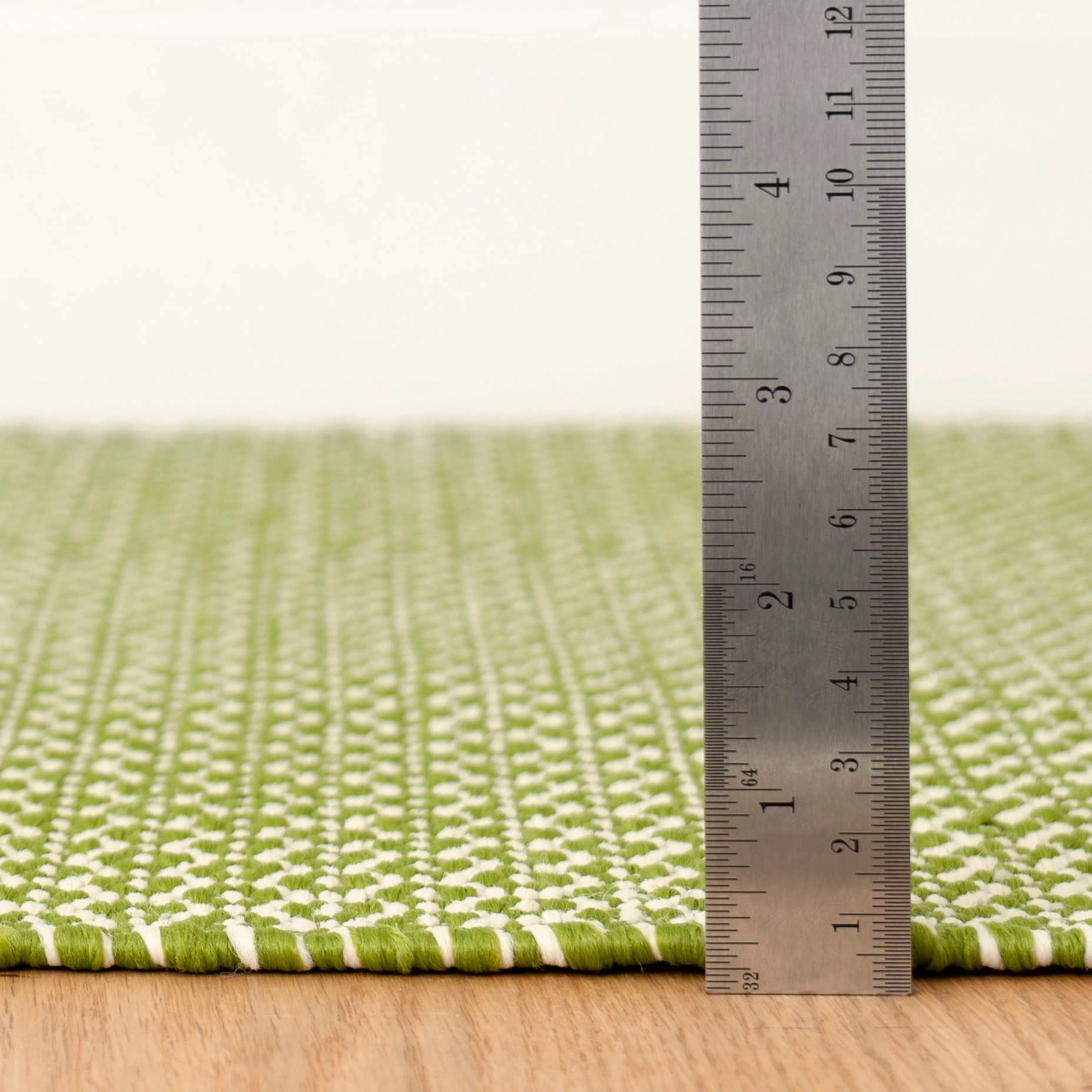 Dash & Albert Finn Handwoven Indoor/Outdoor Rug, 2' 6" x 8', Sprout