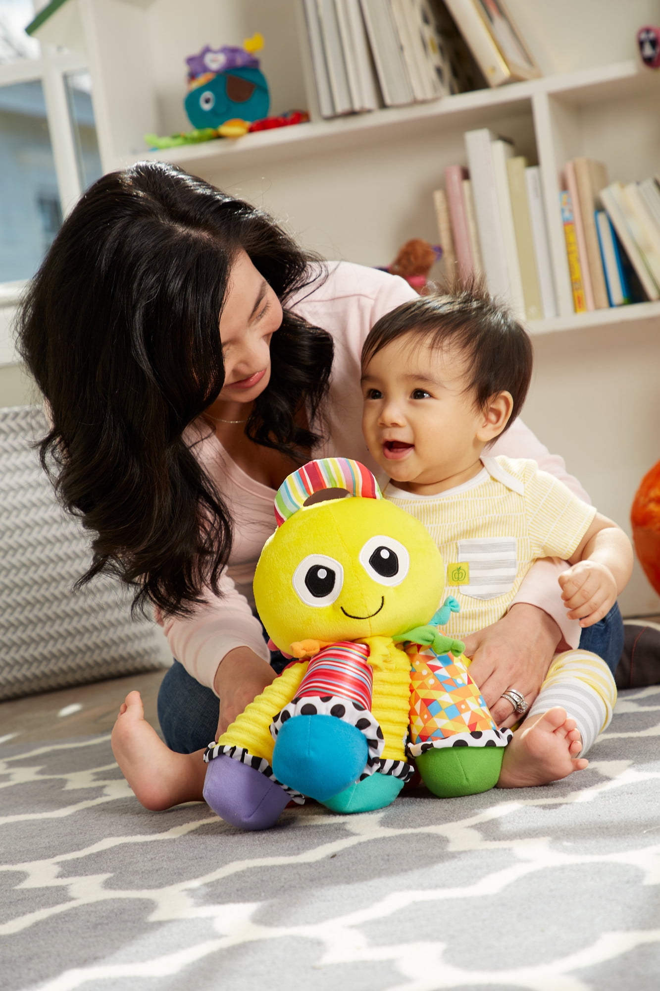 Lamaze Octotunes Musical Toy, Award-Winning Classic Colorful Octopus Stuffed Baby Toy