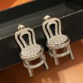 thumbnail image 5 of Pendiente de Silla Pequeña para Mujer, con un Banco Tridimensional, Elegante y Exagerado, Lleno de Diamantes de Imitación A, 5 of 5