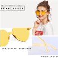 thumbnail image 3 of Paquete de 2 gafas de sol sin montura en forma de corazón para mujer, una pieza, translúcidas, 3 of 5