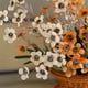 thumbnail image 3 of Arreglo floral de simulación de flores artificiales de ciruela pequeña for decoración de mesa de sala de estar, 3 of 5